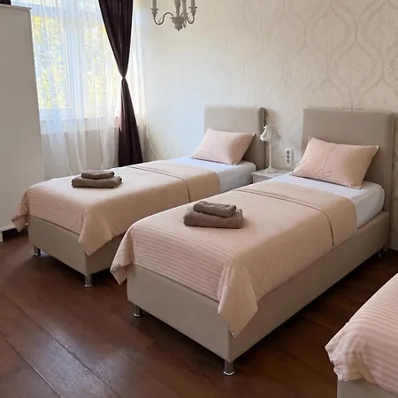 On Macedonia Street Bed & Breakfast